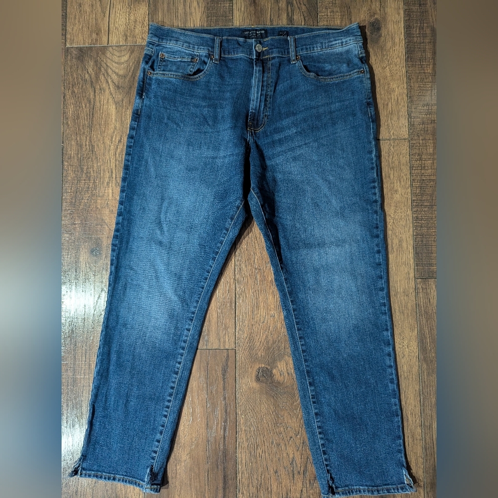 Lucky Brand Mens Classic Medium Blue Wash Denim Jeans w/ Hem Tear Accents 36x30
